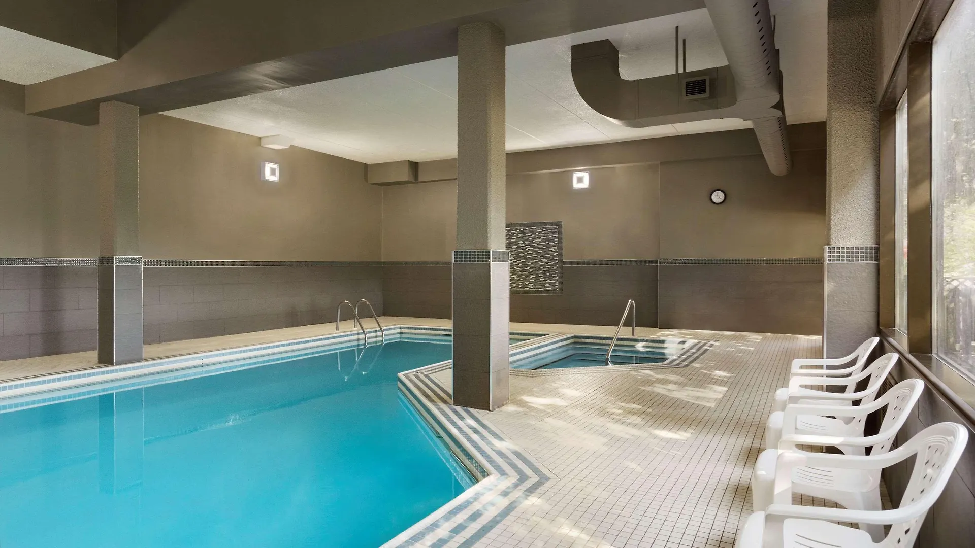 Travelodge By Wyndham Toronto East 3*,