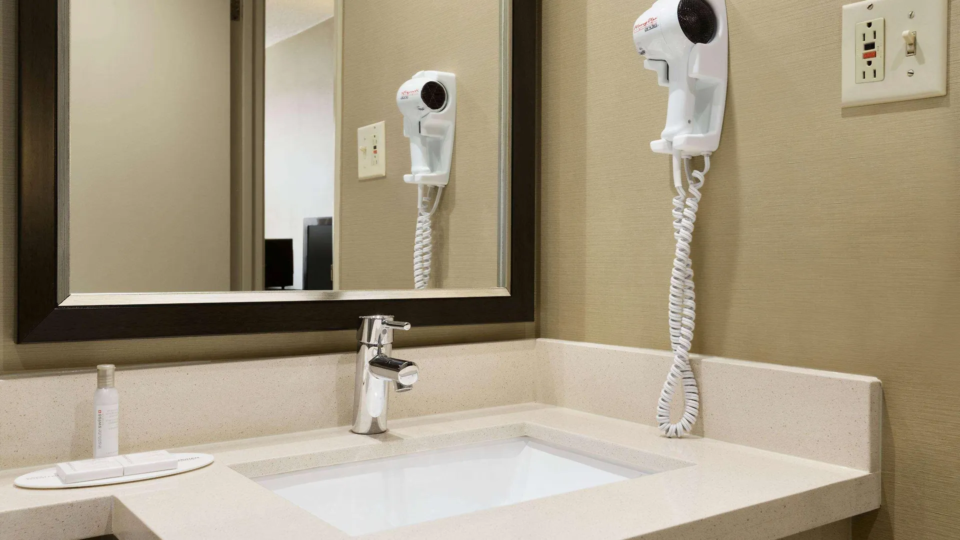 Travelodge By Wyndham Toronto East ホテル