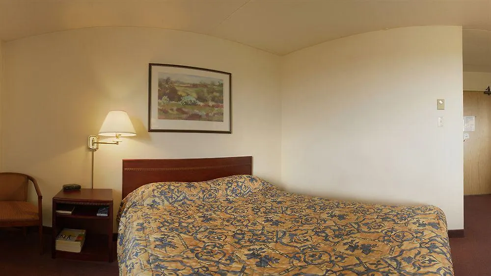 Travelodge By Wyndham Toronto East 3*,  カナダ